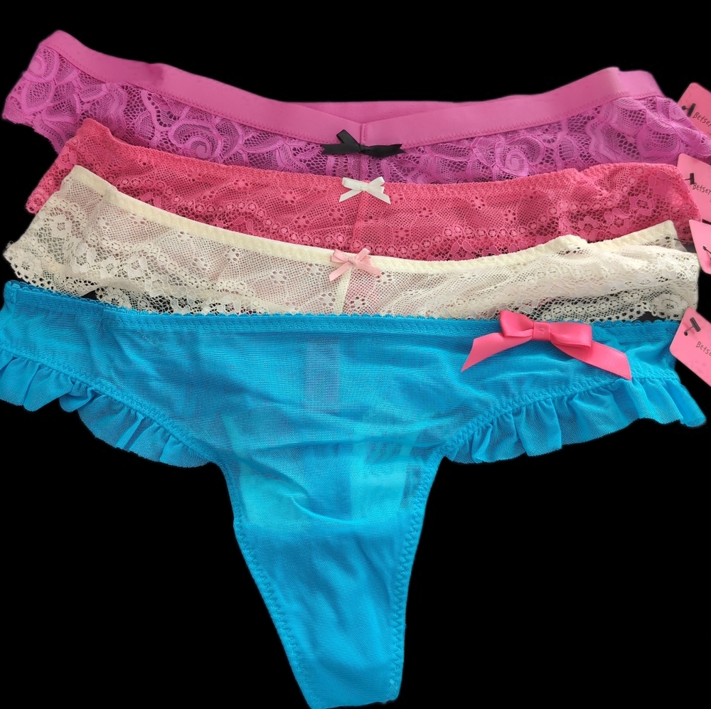 Set of 4 Betsey Johnson thongs